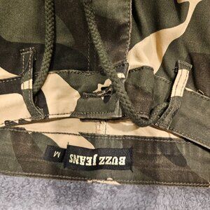 Camo cargo women pants. Size mediuim, green and tan in color.